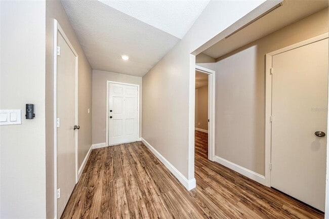 Building Photo - 308 Alba Ln