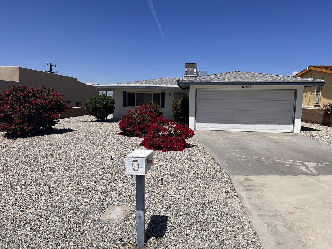 10905 Pomelo Dr, Desert Hot Springs, CA 92240 House Rental in Desert