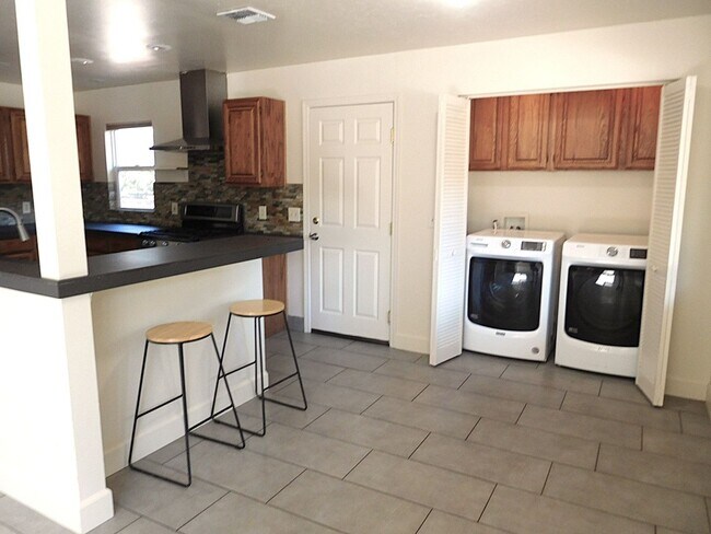 Foto del edificio - UNR friendly 3 Bedroom , 1 Bath close to campus