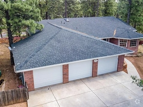Building Photo - 2596 S Cliffview St