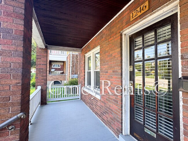 Foto del edificio - 1246 Delta Ave