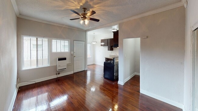 Building Photo - Budlong Apartments...Newly Renovated Studi...