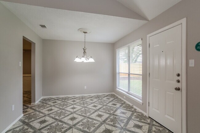 Building Photo - 2138 Pilgrims Point Dr