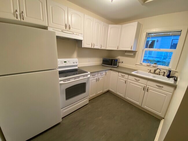 Building Photo - 1637 N 53rd St