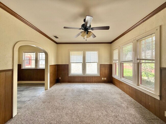 Foto del edificio - Charming Downtown Living in Tyler! 1 Bedroom 1 Bath! Available Now!