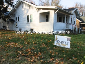 Building Photo - 631 High St