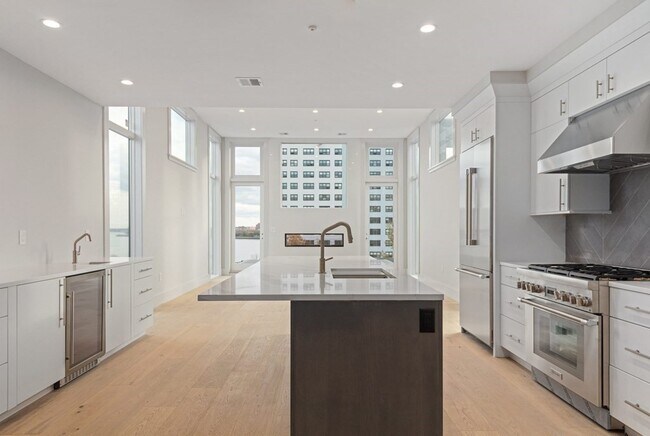Foto del edificio - 409 E 7th St