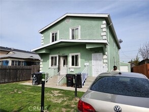 Building Photo - 245 E 110th St