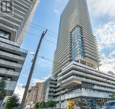 Building Photo - 161 Roehampton Ave