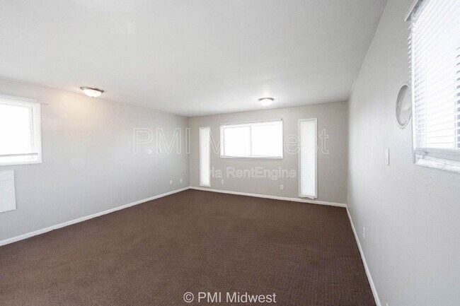 Foto del edificio - 7046 US-36