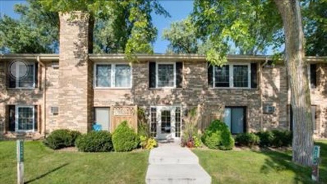 Building Photo - 4436 Cedar Lake Rd