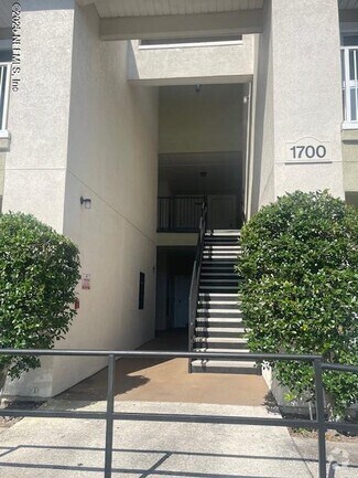 Building Photo - 7920 Merrill Rd
