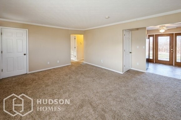 Foto del edificio - 1291 Rydale Rd