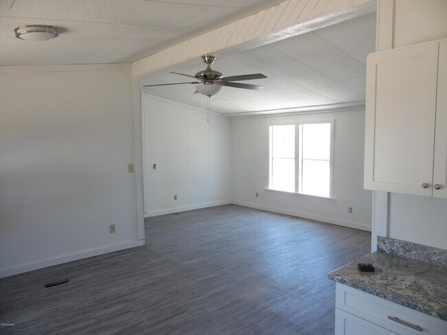 Building Photo - 5409 N Lak a Yucca Rd