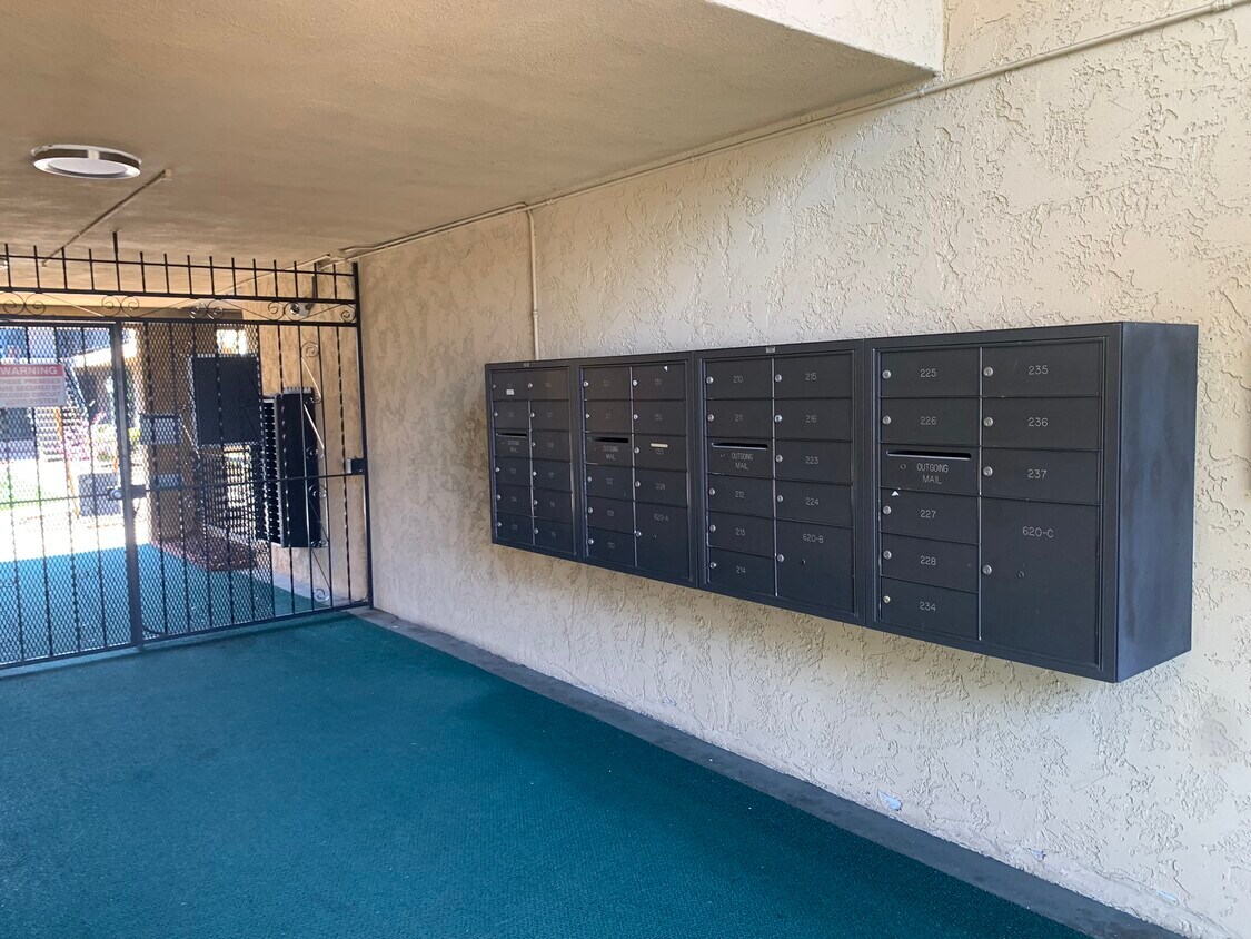 620 W Huntington Dr Unit 213, Arcadia, CA 91007 Condo for Rent in