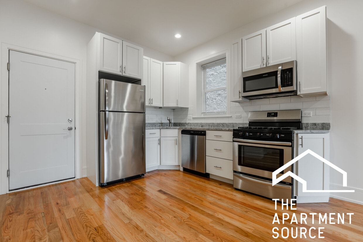 Primary Photo - 2235 N Clybourn Ave