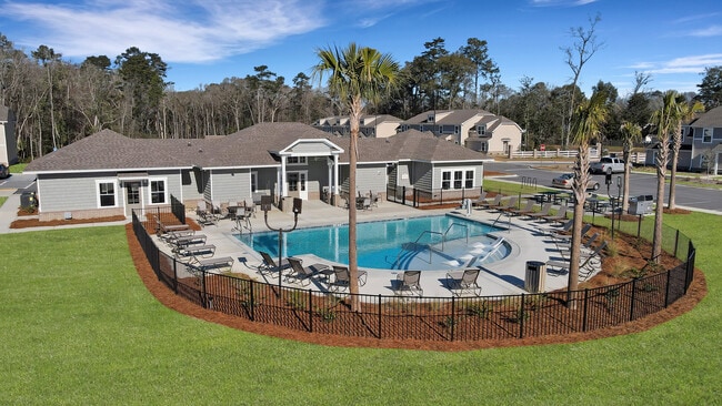 Pool Deck - Parkside at Miller Pond