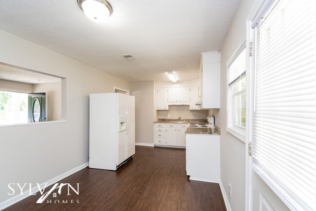 Foto del edificio - The living is easy in this 3 bedroom, 2 ba...