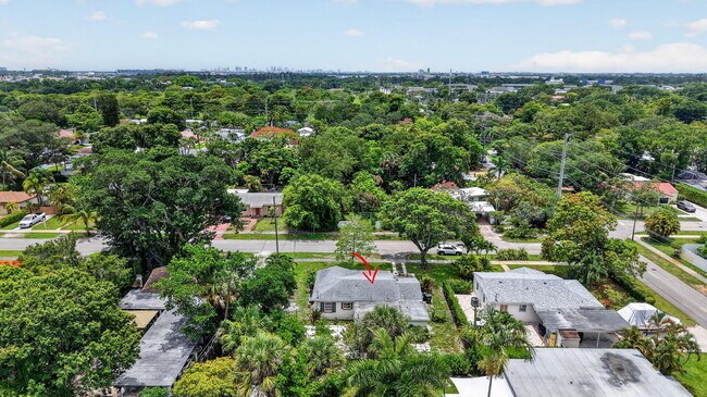 Foto del edificio - 841 SW 18th Ct
