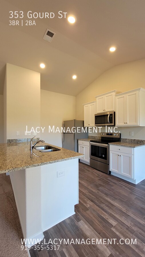 Building Photo - 353 Gourd St