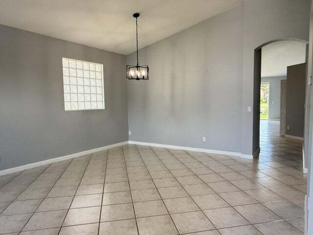 Foto del edificio - 9084 Silver Glen Way