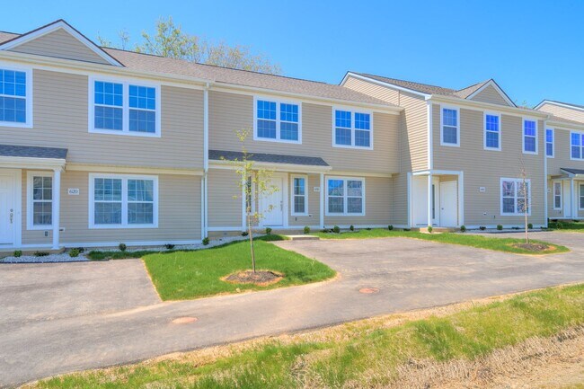 Foto del edificio - Available for the 2026-2027 lease term.