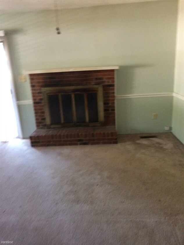 Building Photo - 117 Rainbow Ct