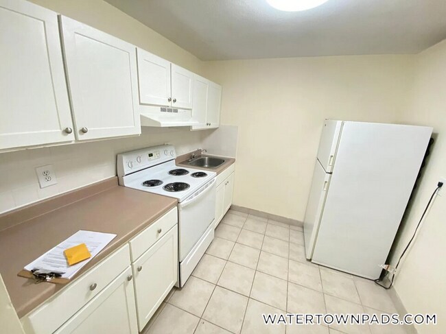 Foto del edificio - 24 Whites Ave