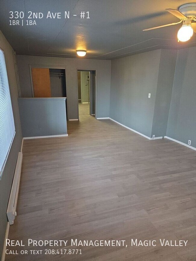 Foto del edificio - 330 2nd Ave N