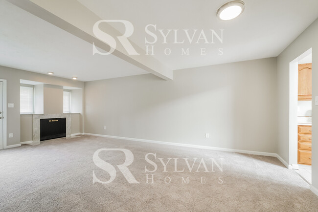 Building Photo - This is the home you've been waiting for