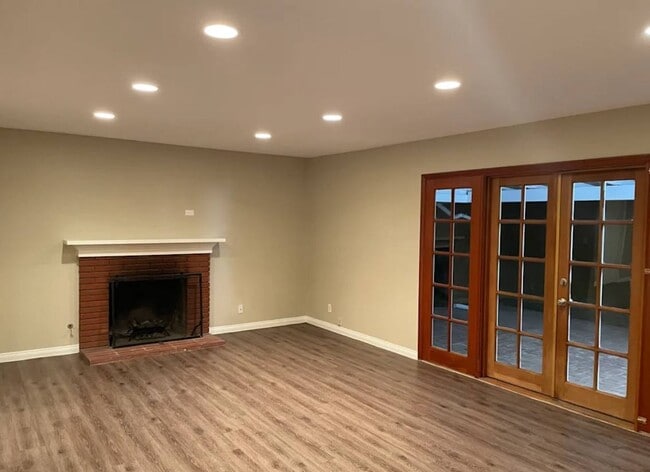 Building Photo - 22330 Victory Blvd