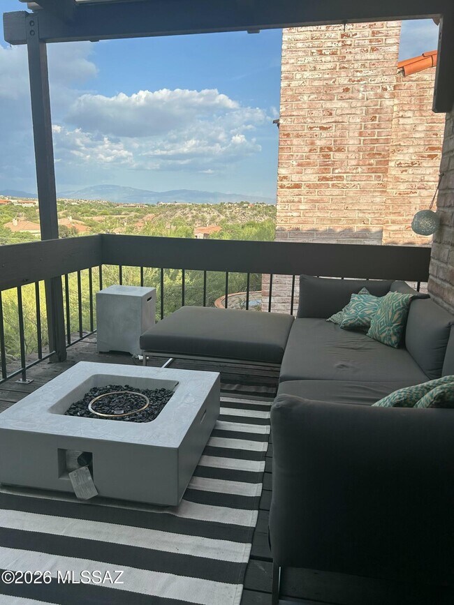 Foto del edificio - 6270 N Cerrada Moreno