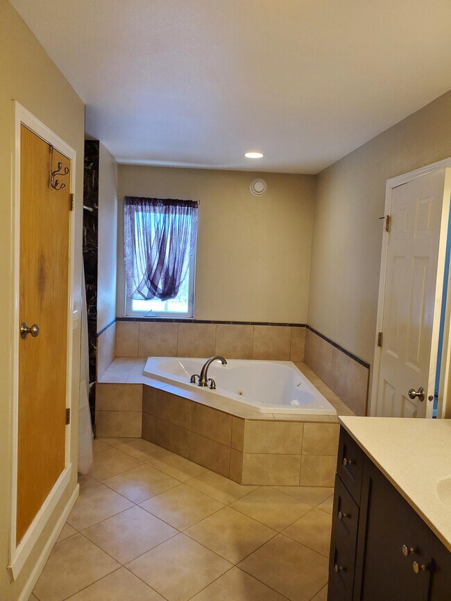 3686 Arapaho Dr, North Pole, AK 99705 House Rental in North Pole, AK