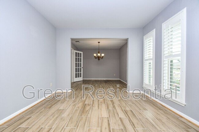 Foto del edificio - 950 W Donovan St