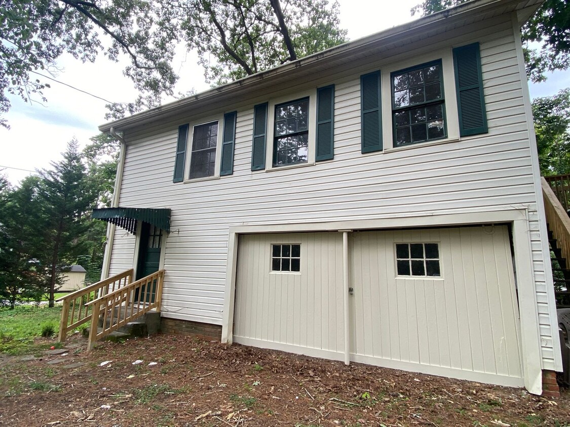 Primary Photo - SUMMERVILLE PARK- Rome, GA- Garage Apartment