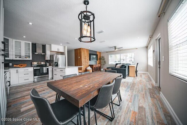 Foto del edificio - 208 Seminole Ave W