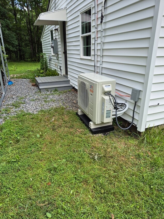 Building Photo - 31497 Russel Rd