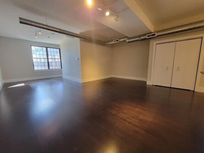 Foto del edificio - 154 W 2nd St