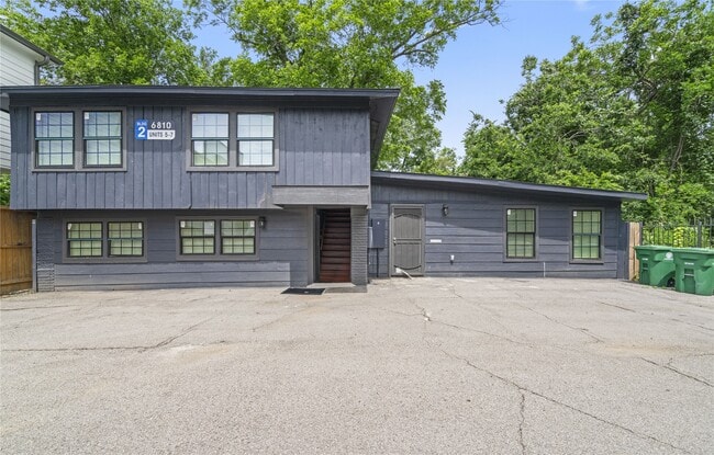 Foto del edificio - 6810 Del Rio St