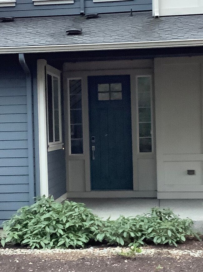Foto del edificio - 4 BEDROOM 3 BATH SPECTACULAR HOME IN POULSBO
