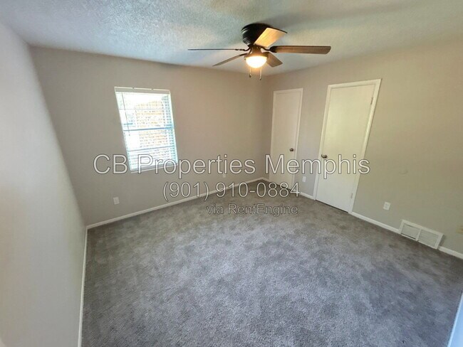 Foto del edificio - 2219 Goldbrier Ln
