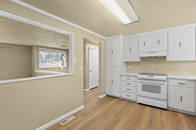 Building Photo - 6021 98th St NE