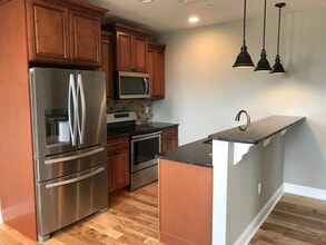 Building Photo - 11 W Market St