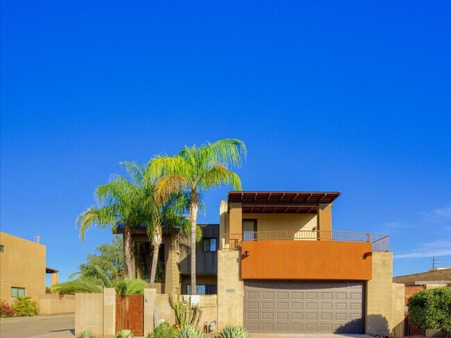 Building Photo - 3 Bedroom 2 Bathroom