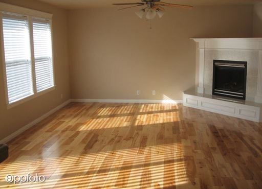 Building Photo - 1063 SE Freedom Cir
