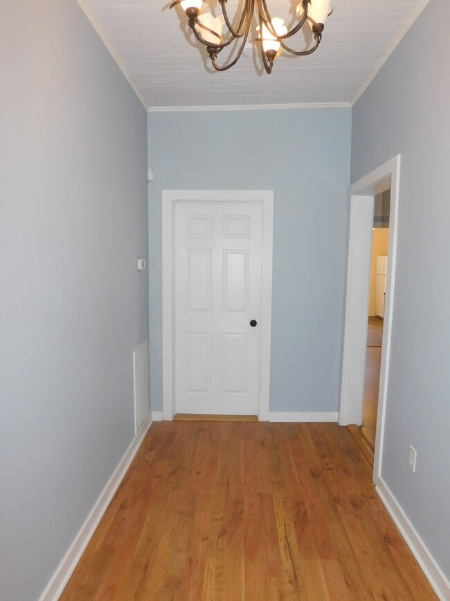 FOYER - 1011 Morning Glory Ave