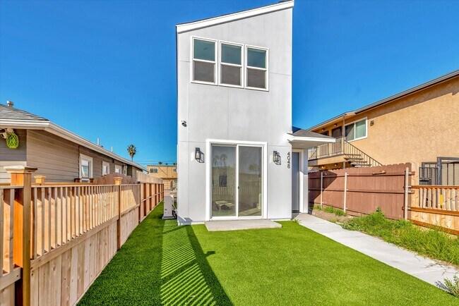 Foto del edificio - 4048 Cherokee Ave