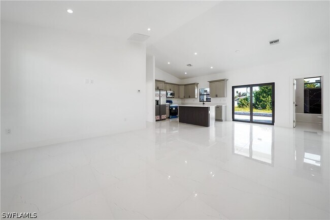 Foto del edificio - 2458 NW 9th Terrace