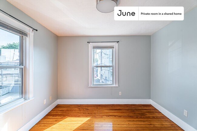 Foto del edificio - Room in Shared 6 bed/2 bath home in Allston