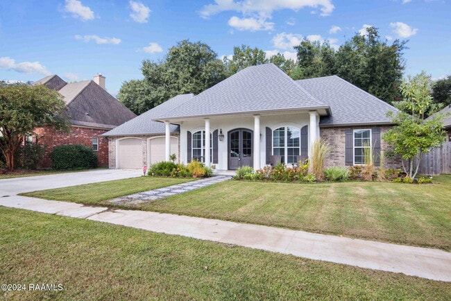 Building Photo - 205 Belle Maison Dr